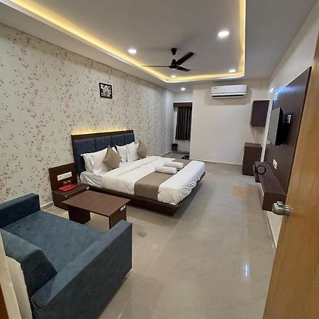 Hotel Mountain Bharuch ภายนอก รูปภาพ